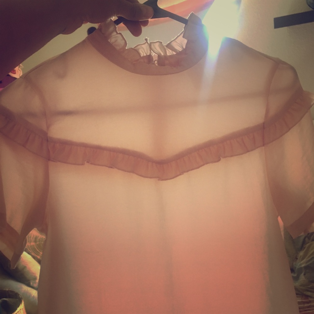 Thin pink frilly top with button on back /zipper